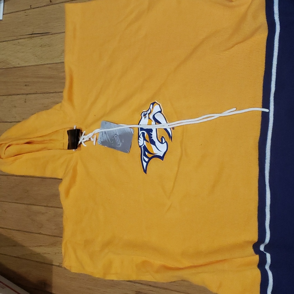 NHL Philadelphia  Flyers Sweater w hood NWT Orange and Blue